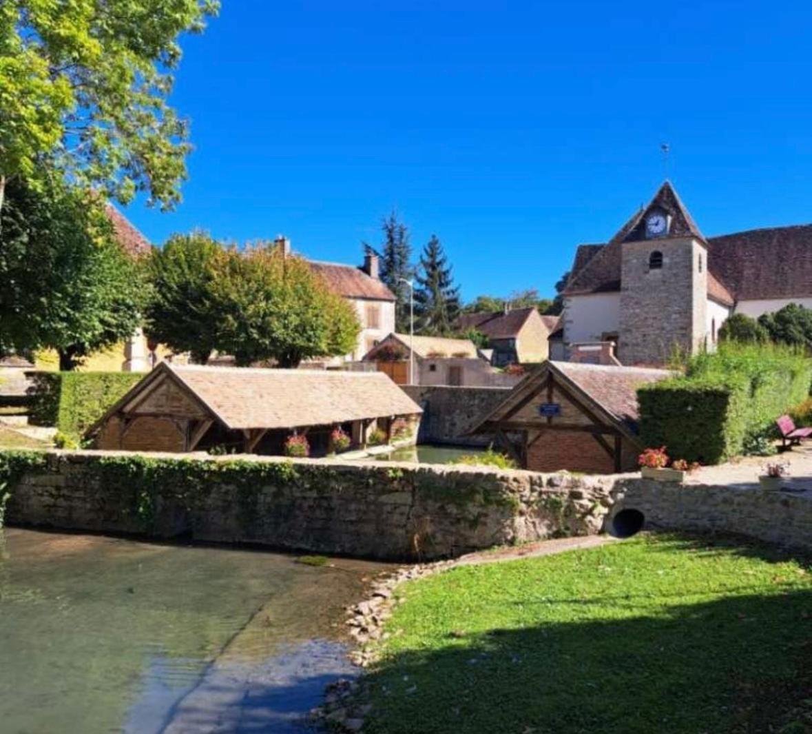 Villa Fontaine Avec Piscine Interieur Chauffee-Maison De Campagne Familiale -Ideal Vacances Ou Sejour Professionnel -3 Chambres-Bureau Separe -Lit Bebe - Parking Facile & Gratuit 외부 사진